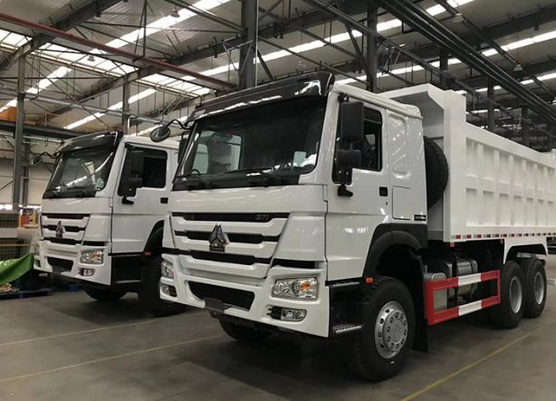 Camion à benne basculante SINOTRUK HOWO série 6X4 - particulièrement adapté au marché africain